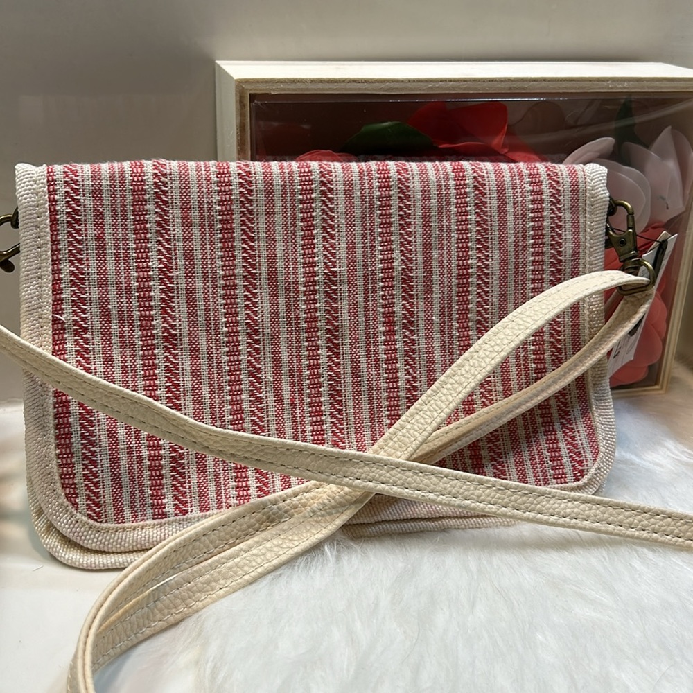 🎉HP🎉Cell Phone Zip Wallet Crossbody NWT - Picture 2 of 10